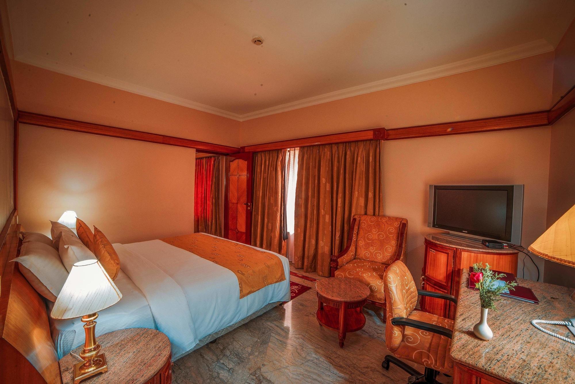 Raj Park Hotel Chennai Exterior photo